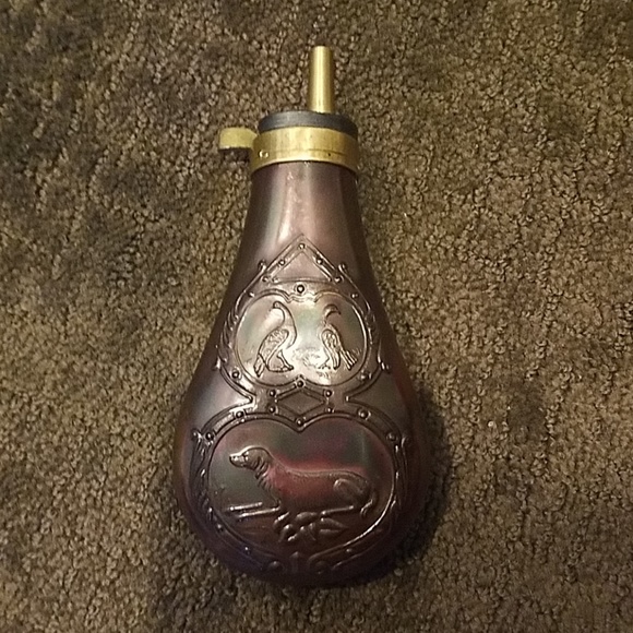 Give a Bang of a gift with this Vintage Vessel - Picture 3 of 4